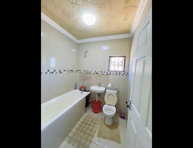 3 BEDROOM DUPLEX FOR SALE IN SUNFORD